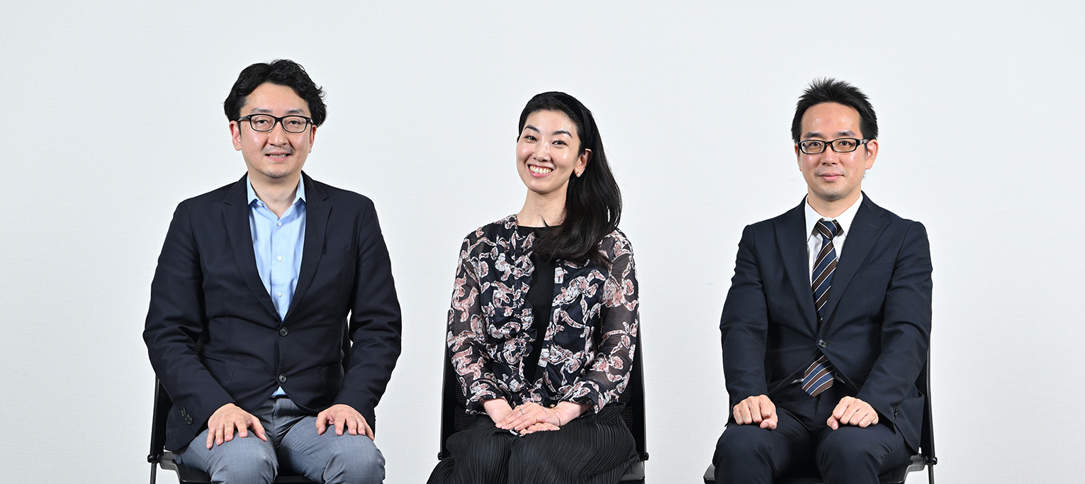 坂井田真実子さん、池口亮太郎先生、金子淳太郎先生の集合写真